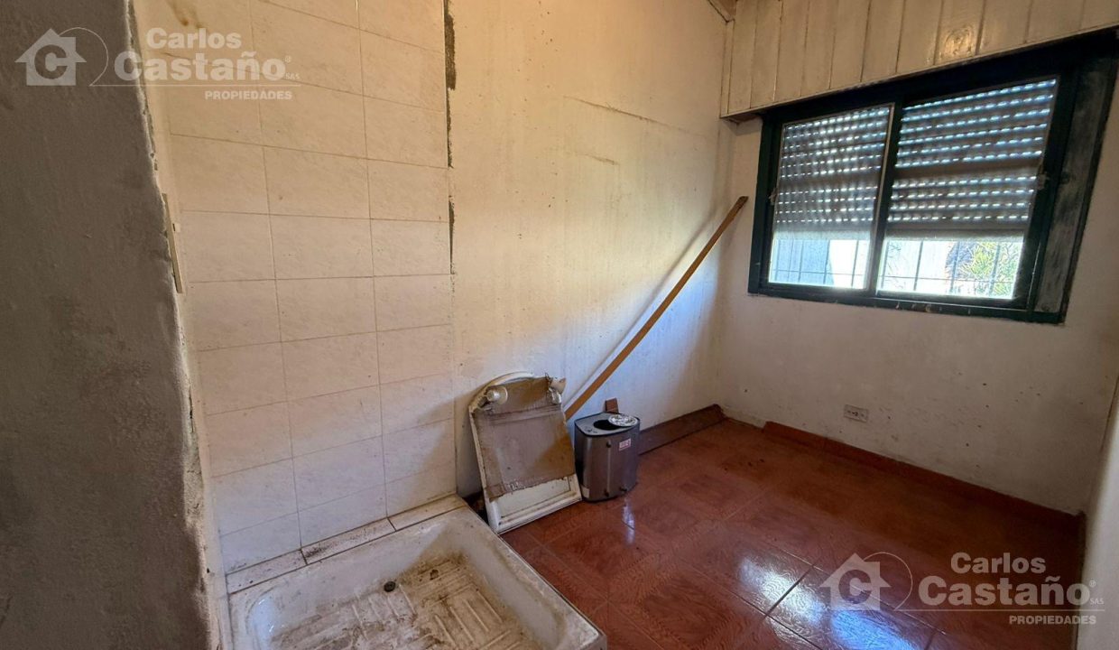 7318333_80244417326616349549707788857940709543141434954419924040542172293178574415813