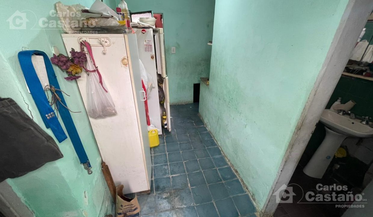 7947914_108941075906876093280930479203510605655857909733405324801622848285105146487711