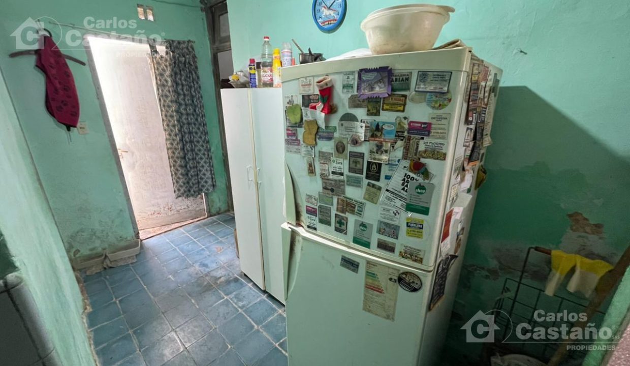 7947914_85254702683134032230922198047706104971733137836672582185958972125553593854272