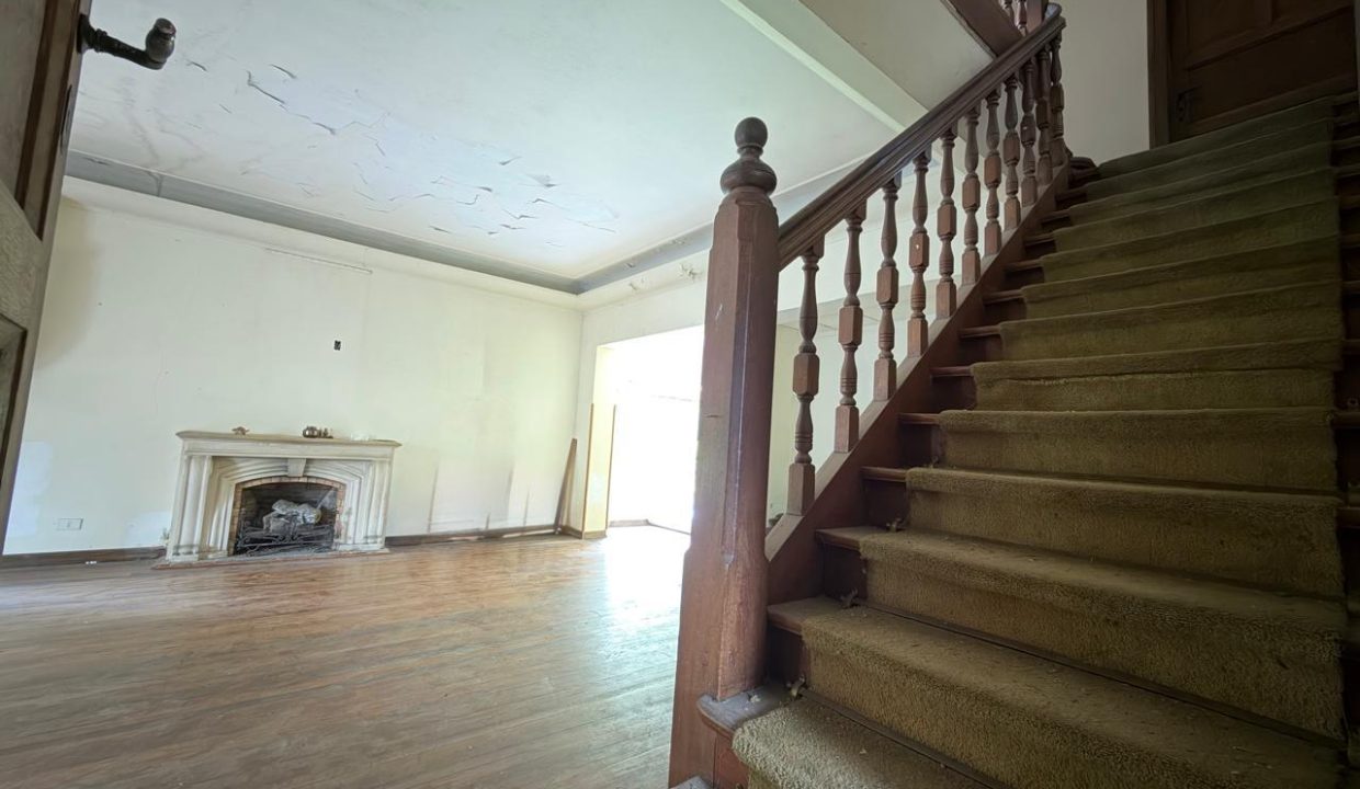 7963504_60436518020643734343098409906830708937974243708690462076445289572426898621935