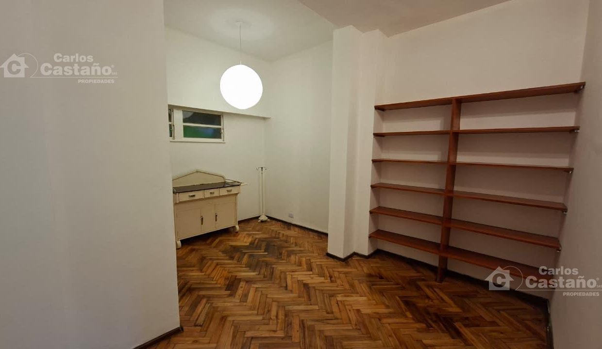 7963858_13329617076521939274387088672444572254097444464074353719010659211615514037086