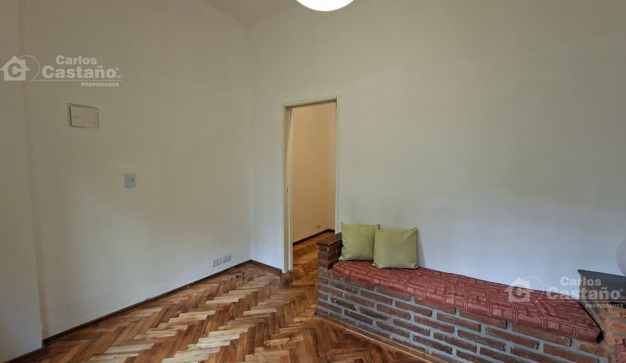 7963858_2045490416396856133870240328565823343652045958438463589841254770252457323087