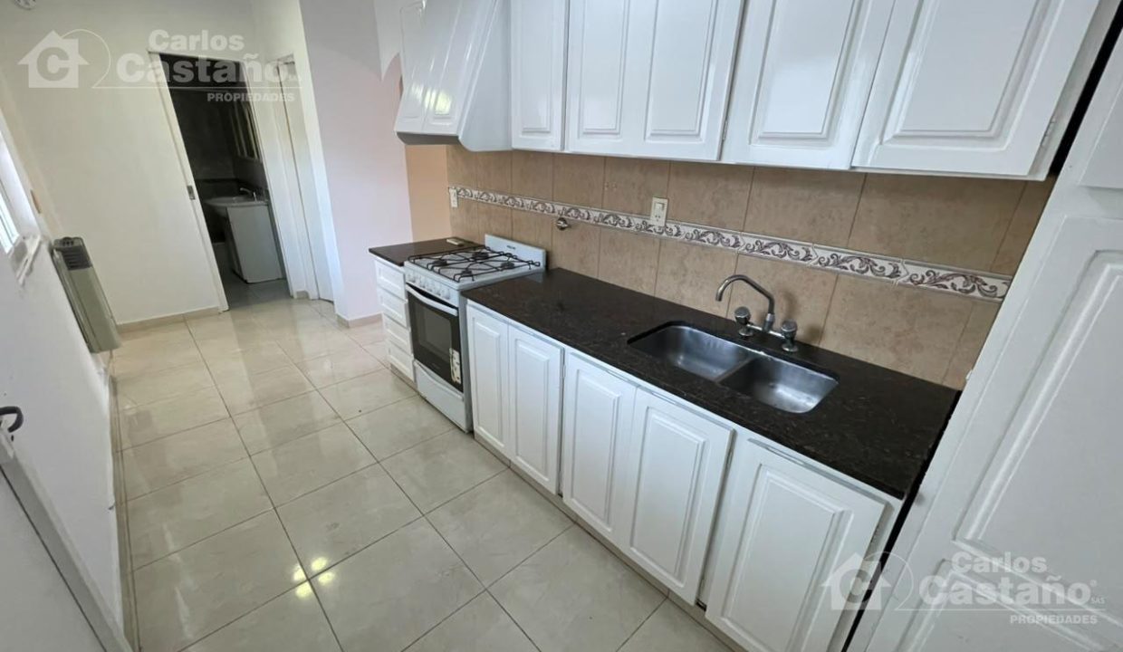 8150985_85742693567035296461762765587828090372684658559325030261229289538894513275652.jpg